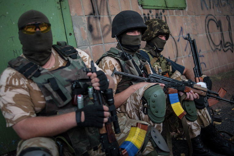 Укросиловики «отжимают» дома у жителей подконтрольного Киеву Донбасса