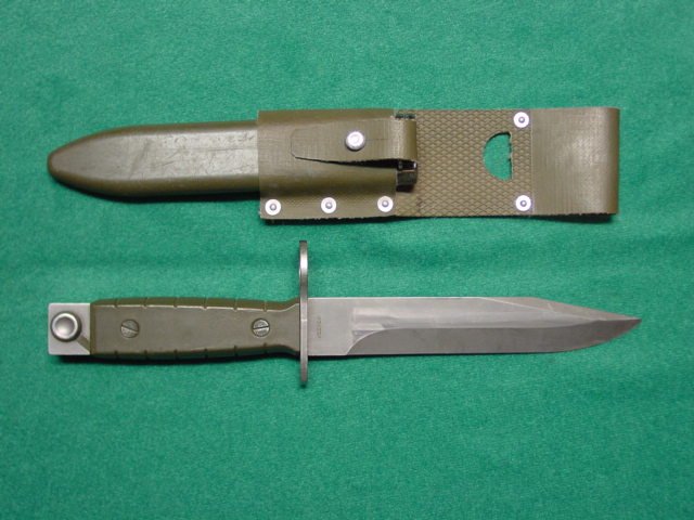 Швейцарский штык-нож к штурмовой винтовке SIG 550