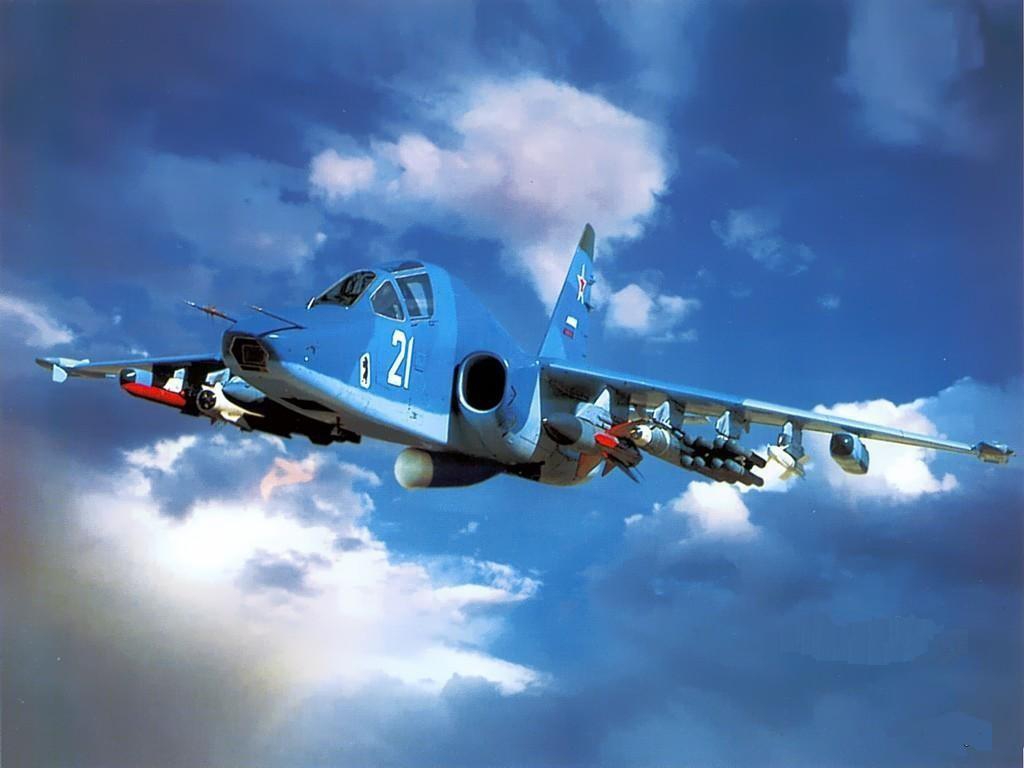 Российский штурмовик Су-39 «показал палец» Тандерболту США