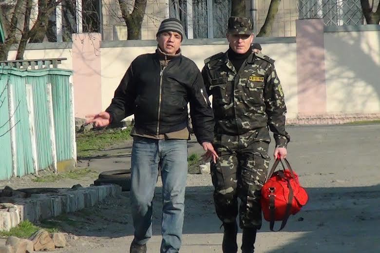 Уличное сафари в Харькове: Ловят на улицах, забирают паспорта и в АТО