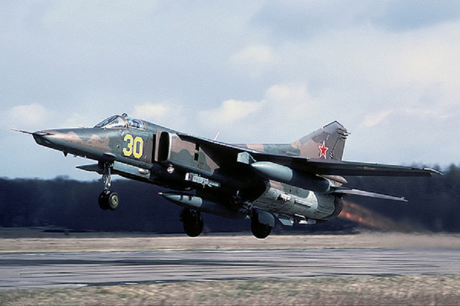 Бомбовый «удар»: вооруженный МиГ-27Д сотрет врагов с лица земли