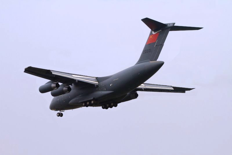 Китай принял на вооружение собственный военно-транспортный самолет