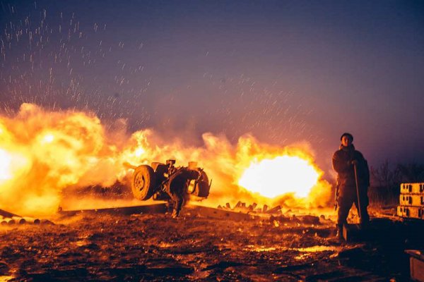 В районе Дебальцево бой, ВСУ открыли огонь по Донецку и Ясиноватскому блокпосту