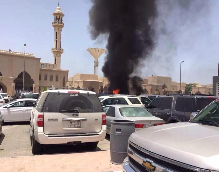 В Саудовской Аравии прогремели взрывы у мечетей в Медине и Эль-Катифе