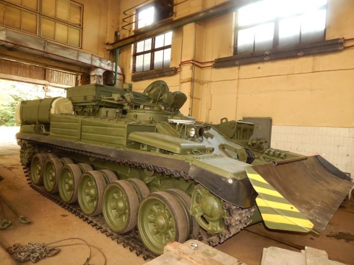 Триумф рухляди: львовский бронетанковый передал ВСУ три БРЭМ-1