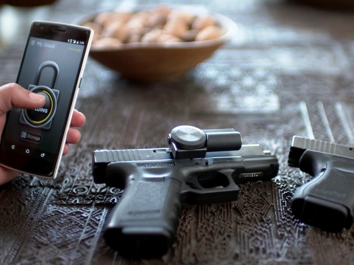 Блокиратор для пистолета, которым можно управлять со смартфона