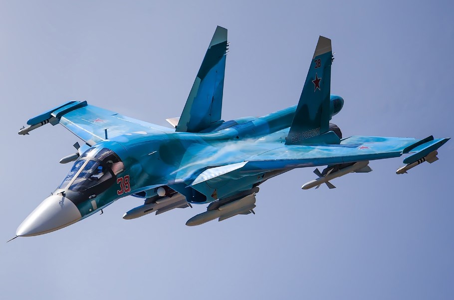 Летчики ВВО осваивают многоцелевой истребитель-бомбардировщик Су-34