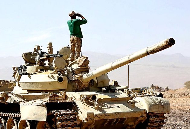 Хуситы готовятся к штурму важной военной базы в провинции Таиз