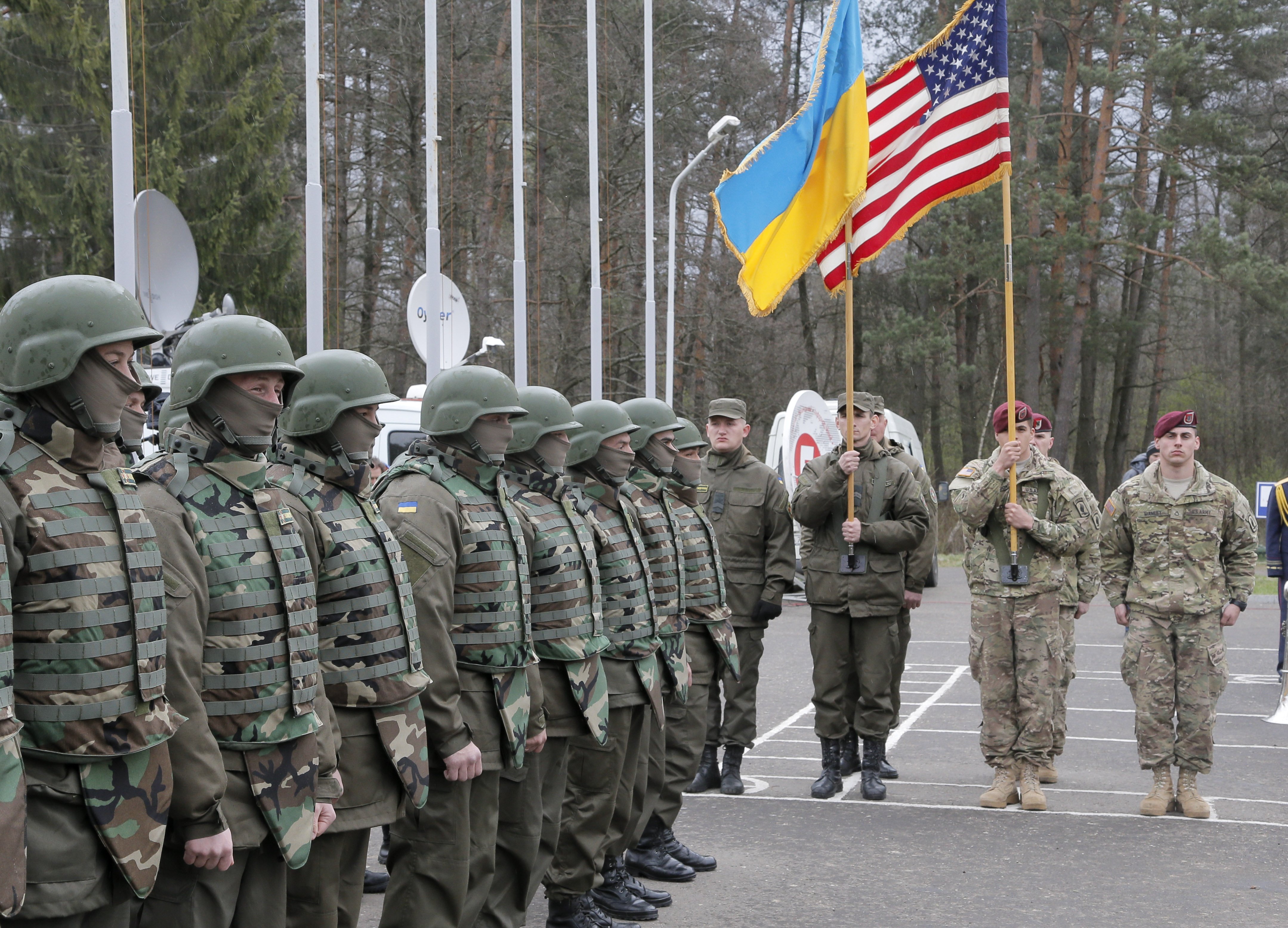 Учения нато сейчас. Войска НАТО на Украине. Американские войска на Украине. Армия США на Украине. Американские инструкторы на Украине.