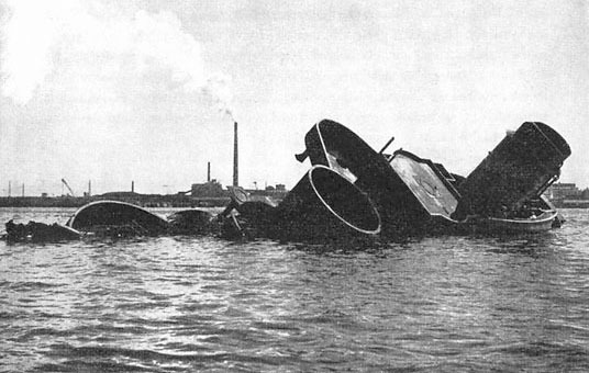 Как наши летчики немецкий крейсер ПВО вместо финского броненосца утопили