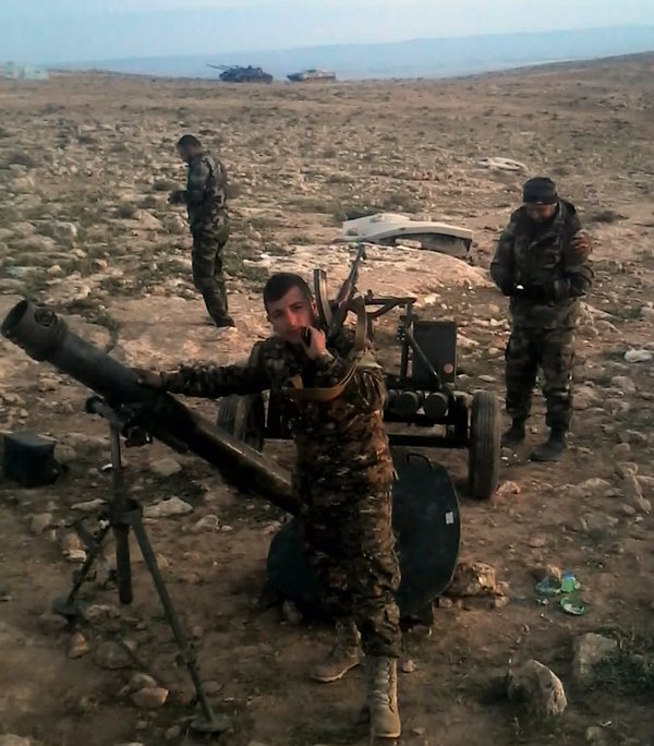 В Сирии армия "давит" террористов русскими "Санями"