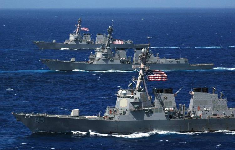 Американский корабль открыл огонь по иранскому катеру в Персидском заливе