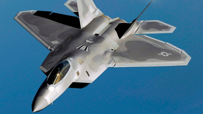 F-22 и Су-24 "встретились" в Сирии не в последний раз F-22 и Су-24 "встретились" в Сирии не в последний раз
