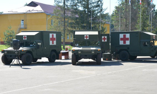 Вместо летального оружия Украине выделили пять карет «скорой помощи»