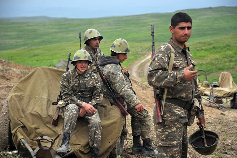 Общественность посещает Карабах (Арцах), чтобы поддержать воинов