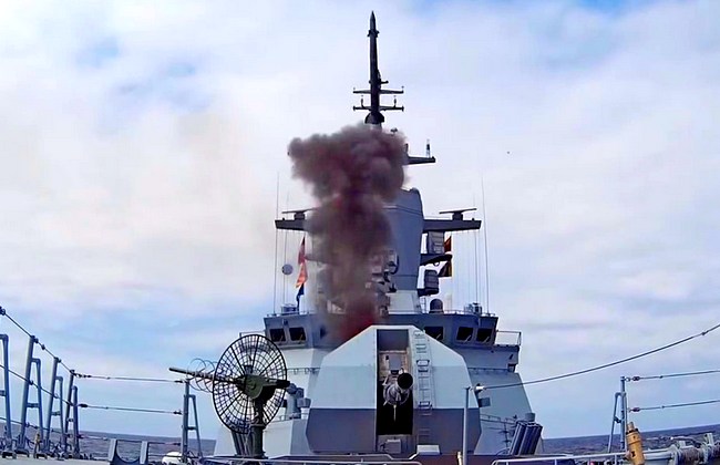 «Алмаз-Антей» провел стрельбы новейшим корабельным ЗРК «Полимент-Редут»