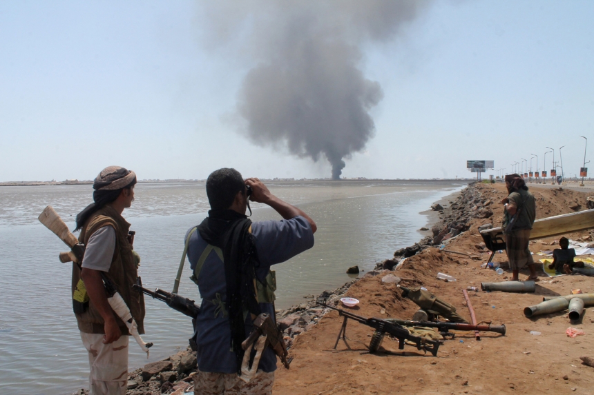 Йеменцы захватили склад с оружием из США и продолжили громить саудовцев