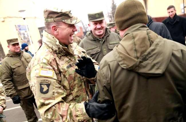 Американские генералы "ошиваются" в прифронтовой зоне на Донбассе