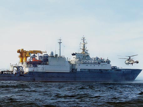 Спасательное судно «Игорь Белоусов» вышло из порта Коломбо