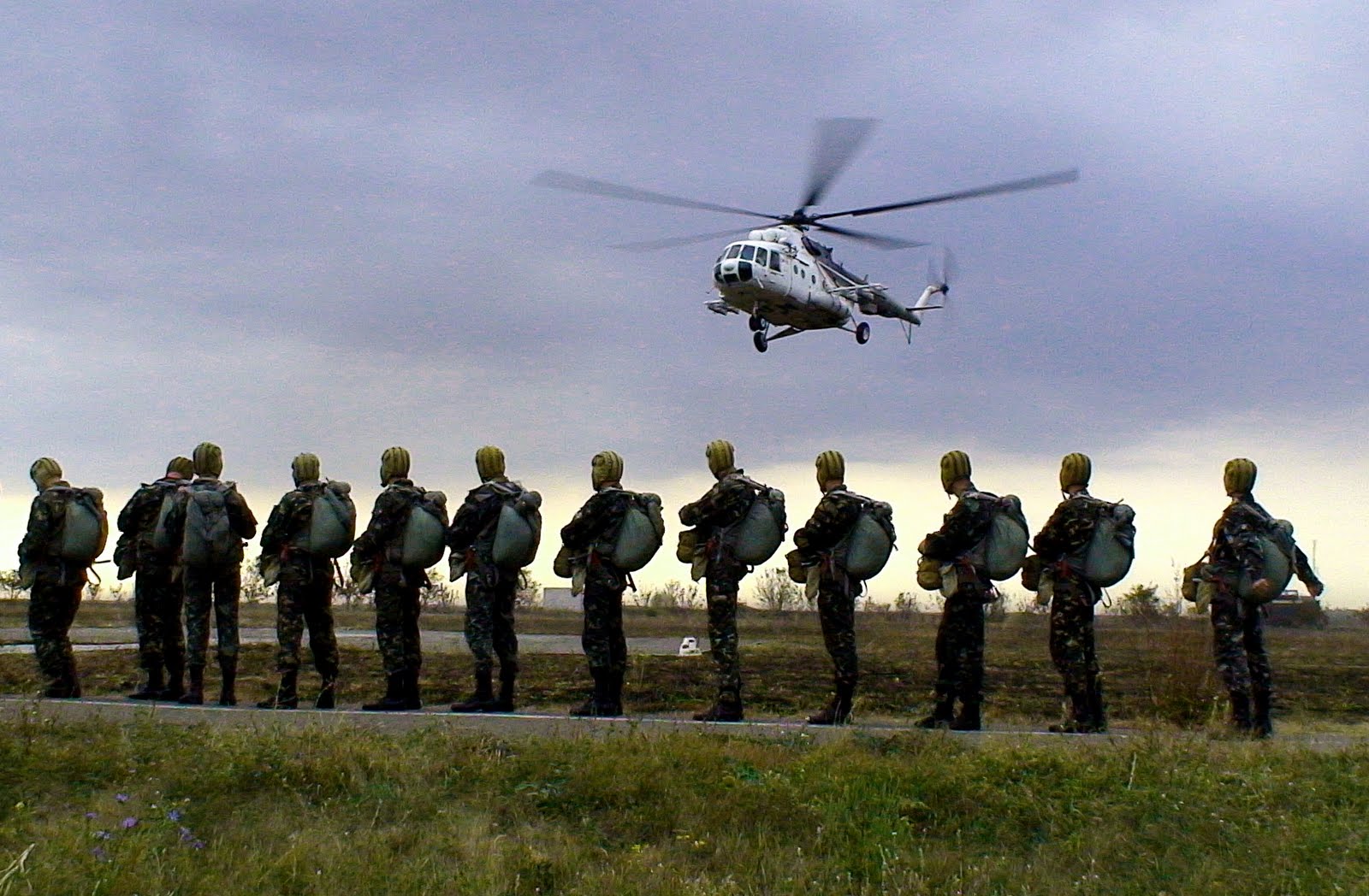 Украинские десантники на польских парашютах