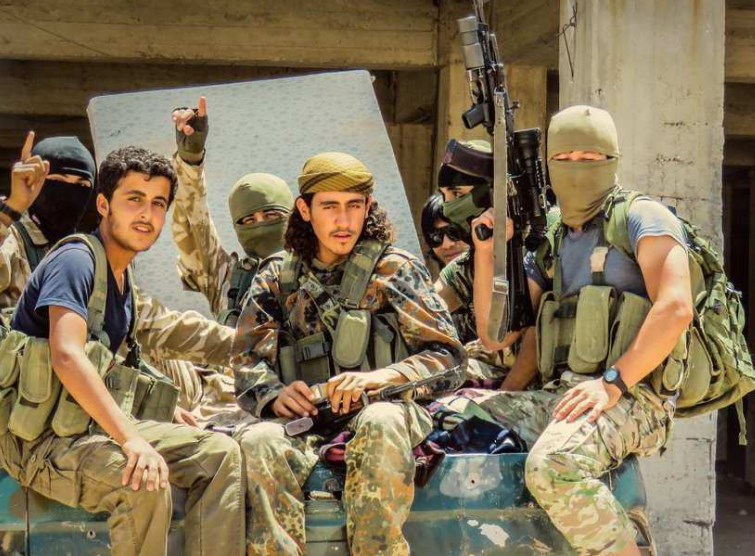 В Сирии боевики пытаются вырваться из кольца окружения