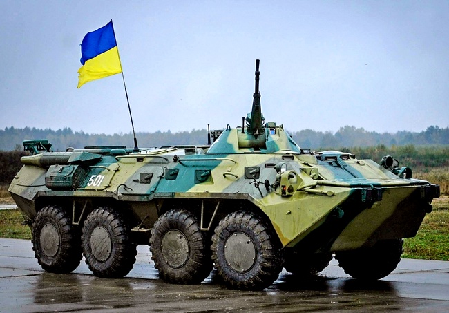 Украина демонстративно собирает войска рядом с Крымом