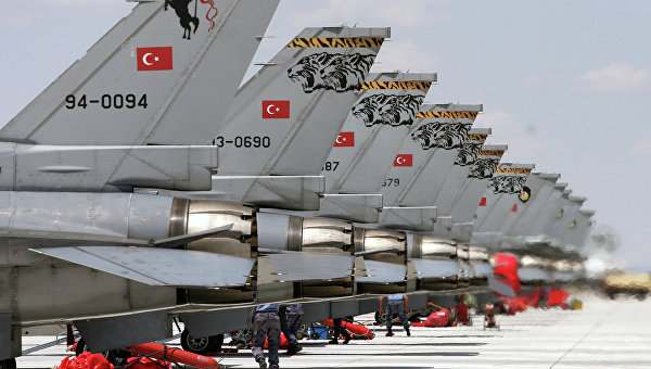 ВВС Турции нанесли авиаудары по объектам боевиков ИГ на севере Сирии