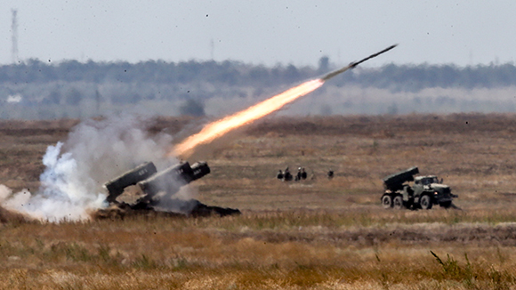 Российская огнеметная система  получила новейшие дальнобойные ракеты