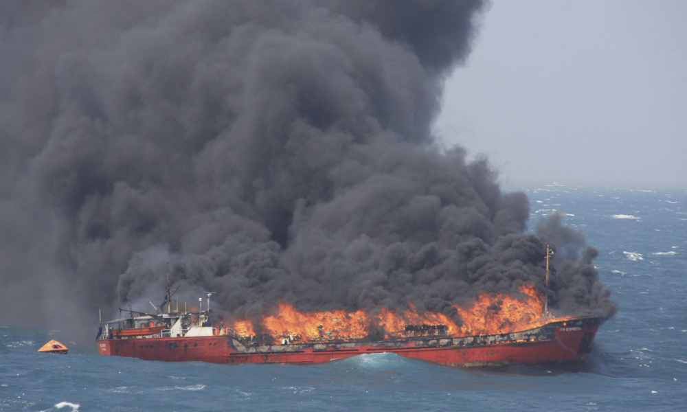 Пожар на корабле «Донбасс» ВМС Украины
