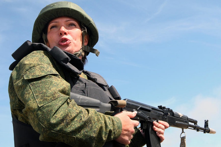 Омские девушки массово рвутся служить в армии