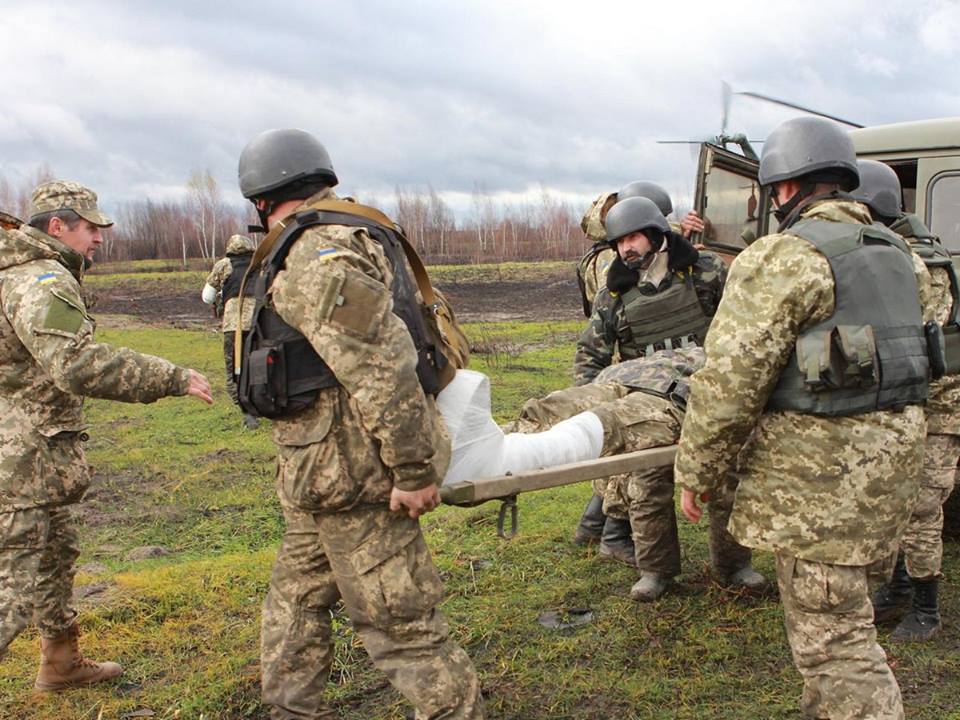 Самострелы солдат ВСУ: раздробившаяся голень и оторванная кисть