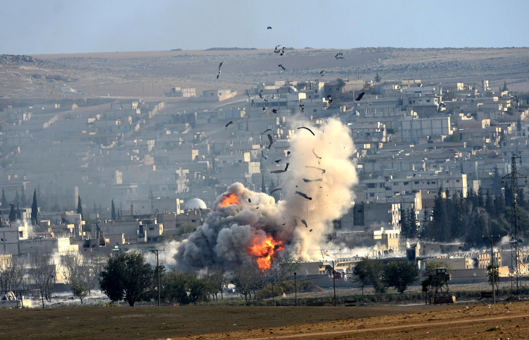 Кровавая жатва: сирийские ВВС уничтожили штаб-квартиру ИГИЛ