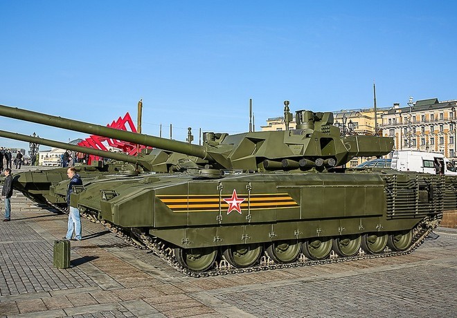 Почему Минобороны не спешит закупать танки «Армата» Почему Минобороны не спешит закупать танки «Армата»