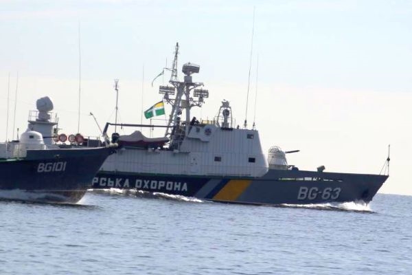ВМС РФ отпугнули корабль украинских военных в Черном море
