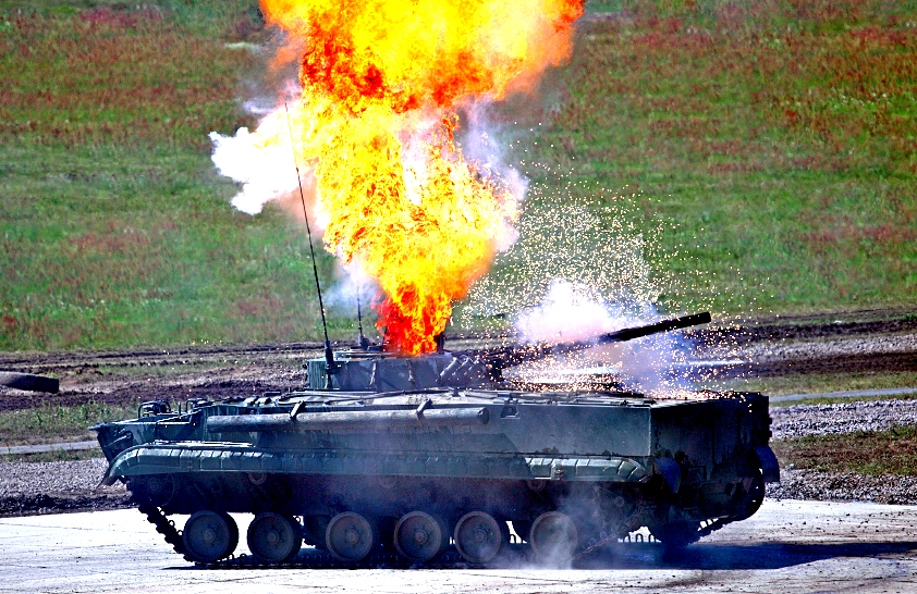 Украине нужно оружие, чтобы жечь танки и сбивать самолеты
