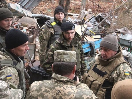 Командование ВСУ силой удерживает солдат на позициях