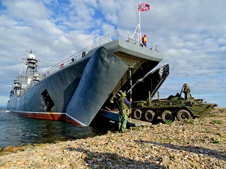 Камчатских морпехов перебросили на полигон