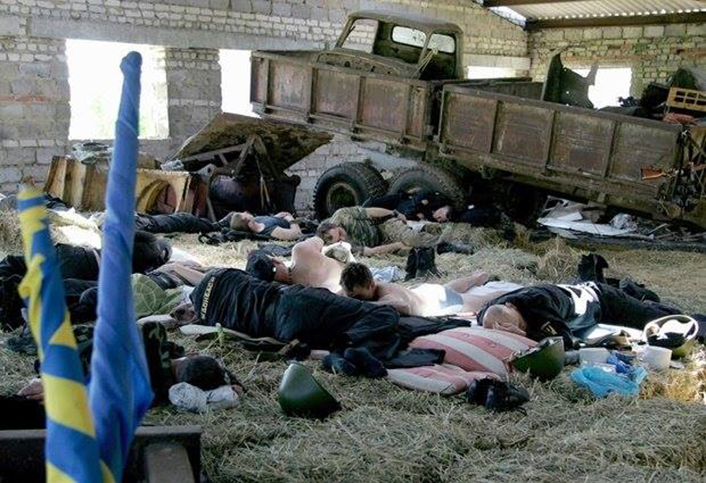 С голодным народом, но новыми казармами для ВСУ Украины