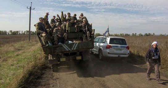 У Станицы Луганской ополчение готово к отводу сил, Киев - к наступлению