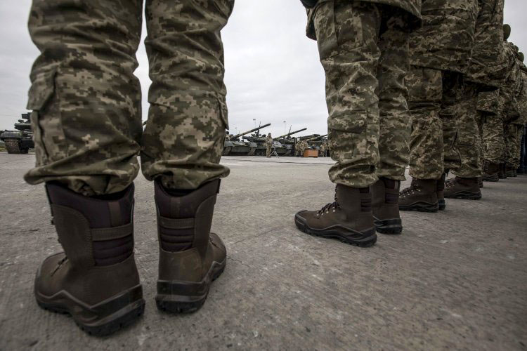 Отказ от срочной службы: потянет ли Украина контрактную армию