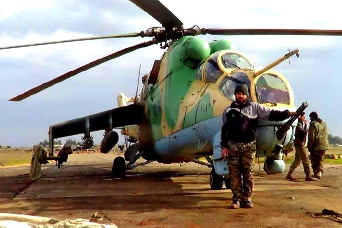 Сирийские Ми-24 стали бомбардировщиками: эффектные удары «Крокодилов»
