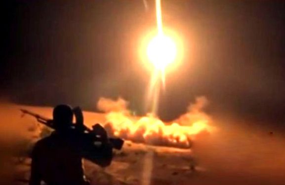 Йеменцы снесли саудовскую базу гигантской ракетой Йеменцы снесли саудовскую базу гигантской ракетой