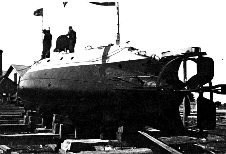Подводная лодка с динамитным орудием USS Holland (США)