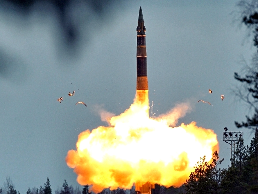 Самолеты-разведчики США отследили пуски российских стратегических ракет