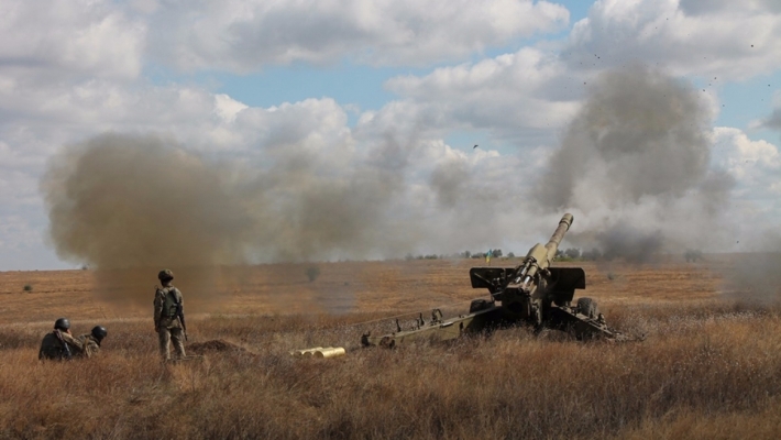 Украинские силовики ведут обстрел северных и западных окраин Донецка