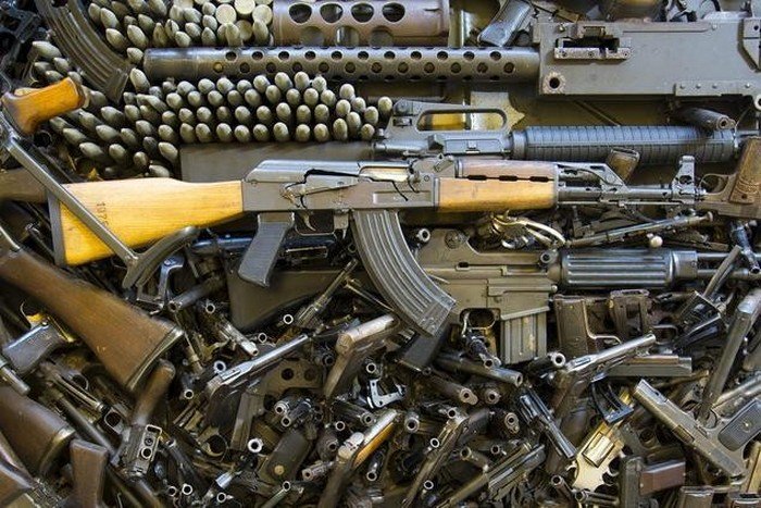 Полиция Украины завалена оружием из зоны АТО Полиция Украины завалена оружием из зоны АТО