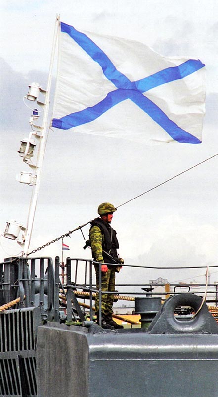 Андреевский флаг в Мировом океане. Нужен ли России флот, и если да, то какой