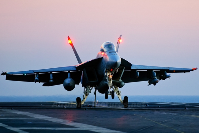 F/A-18E/F «Super Hornet»: в чём новый «Шершень» превзойдёт F-35? Часть 1 F/A-18E/F «Super Hornet»: в чём новый «Шершень» превзойдёт F-35? Часть 1
