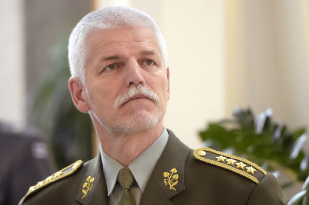 «Бряцание мускулами»: генерал НАТО Петр Павел восхитился мощью России