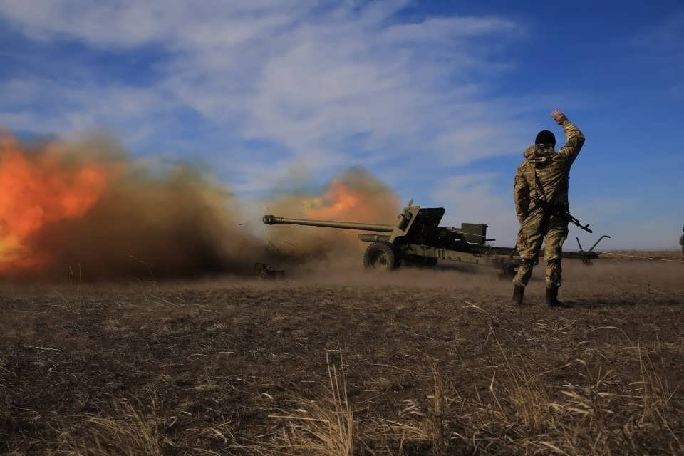Украинская армия за неделю 3800 раз обстреляла ДНР Украинская армия за неделю 3800 раз обстреляла ДНР